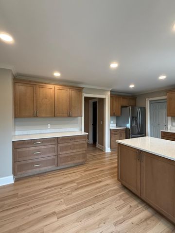 91 Fleetwood Drive N, Valparaiso, IN 46385
