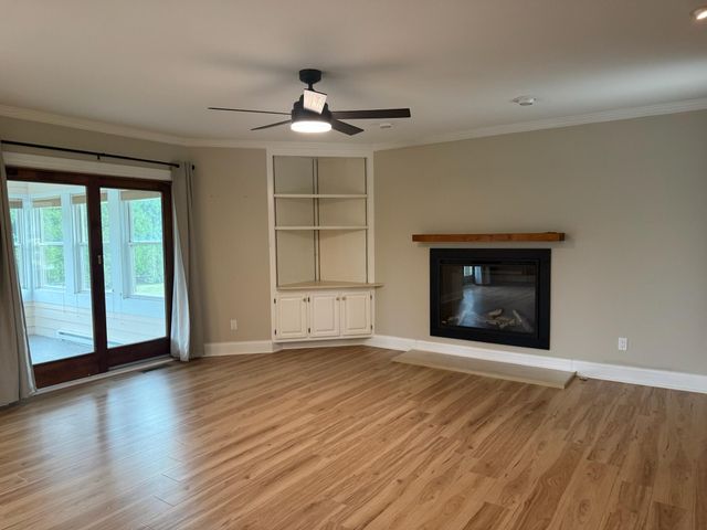 91 Fleetwood Drive N, Valparaiso, IN 46385