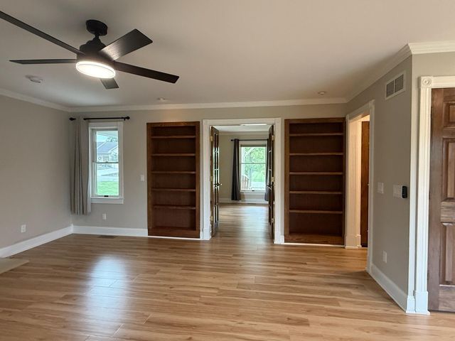 91 Fleetwood Drive N, Valparaiso, IN 46385