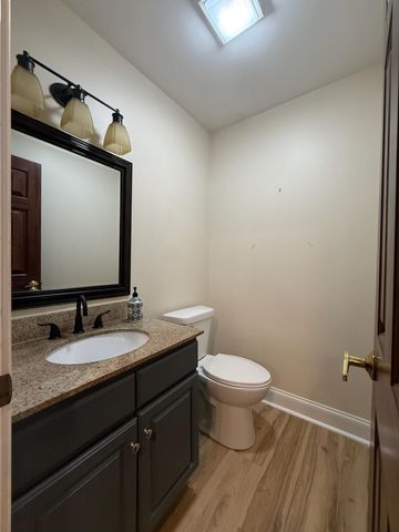 91 Fleetwood Drive N, Valparaiso, IN 46385