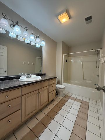 91 Fleetwood Drive N, Valparaiso, IN 46385