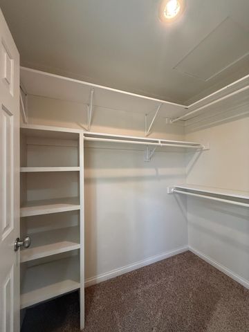 91 Fleetwood Drive N, Valparaiso, IN 46385