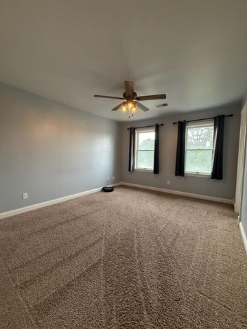 91 Fleetwood Drive N, Valparaiso, IN 46385