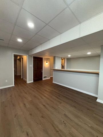 91 Fleetwood Drive N, Valparaiso, IN 46385