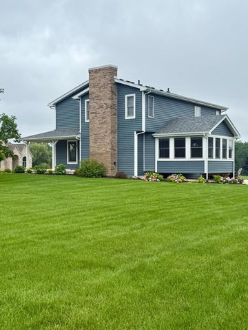 91 Fleetwood Drive N, Valparaiso, IN 46385
