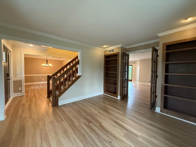 91 Fleetwood Drive N, Valparaiso, IN 46385