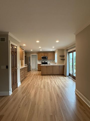 91 Fleetwood Drive N, Valparaiso, IN 46385