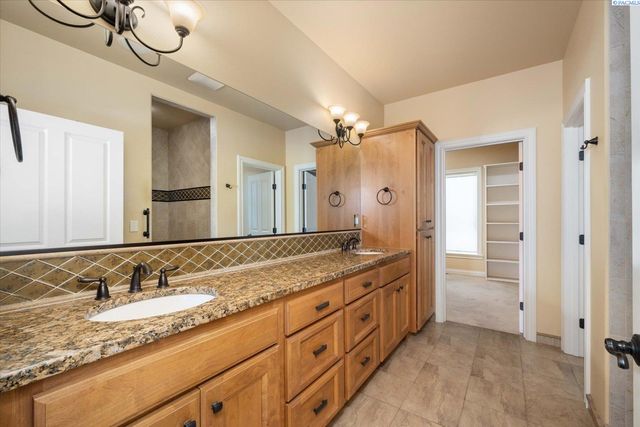 420 Sundance Drive, Richland, WA 99352