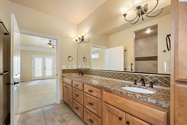 420 Sundance Drive, Richland, WA 99352