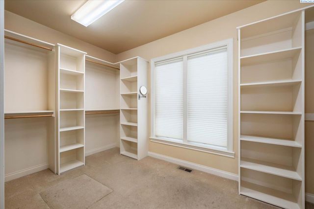 420 Sundance Drive, Richland, WA 99352