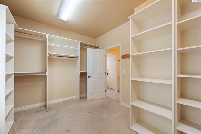 420 Sundance Drive, Richland, WA 99352