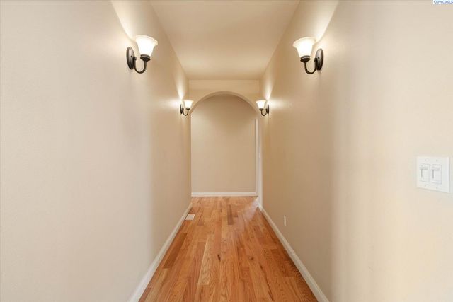 420 Sundance Drive, Richland, WA 99352