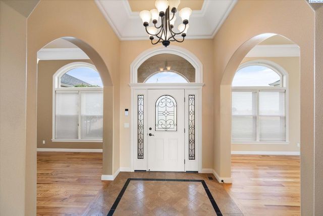 420 Sundance Drive, Richland, WA 99352