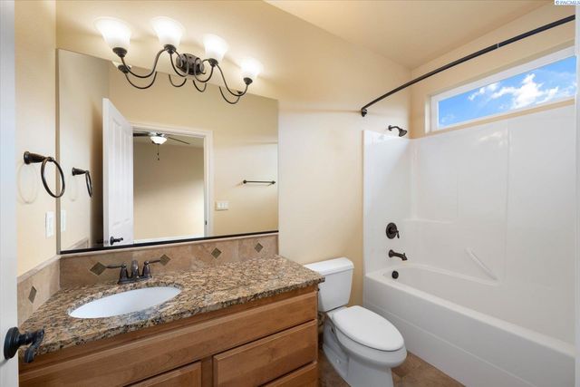 420 Sundance Drive, Richland, WA 99352