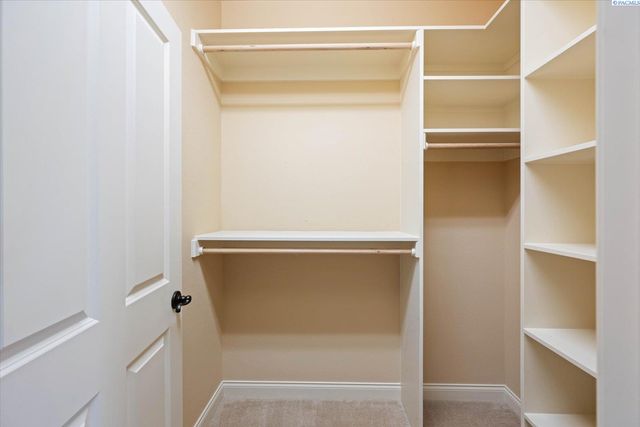 420 Sundance Drive, Richland, WA 99352