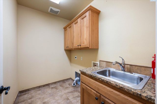 420 Sundance Drive, Richland, WA 99352