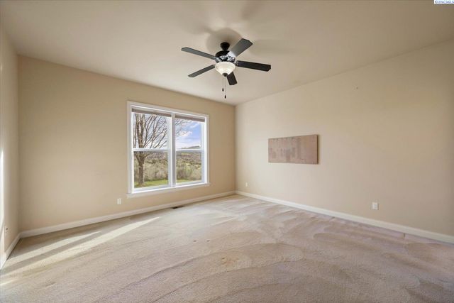 420 Sundance Drive, Richland, WA 99352