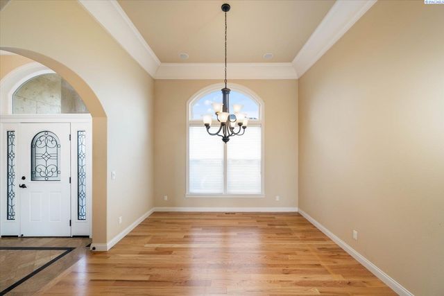 420 Sundance Drive, Richland, WA 99352