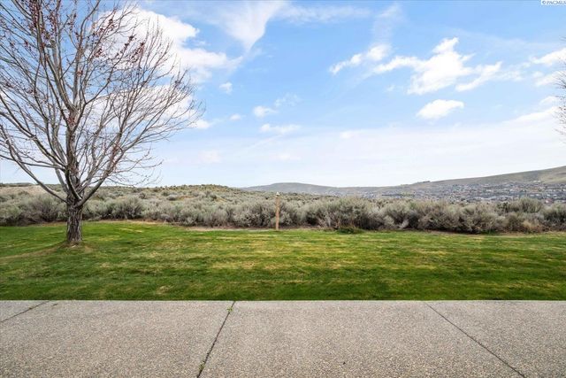 420 Sundance Drive, Richland, WA 99352