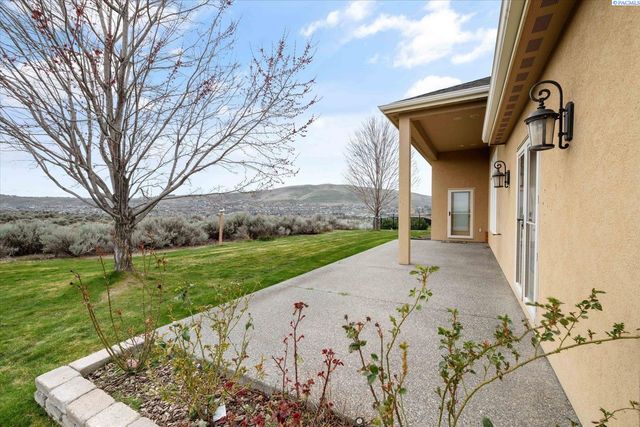 420 Sundance Drive, Richland, WA 99352