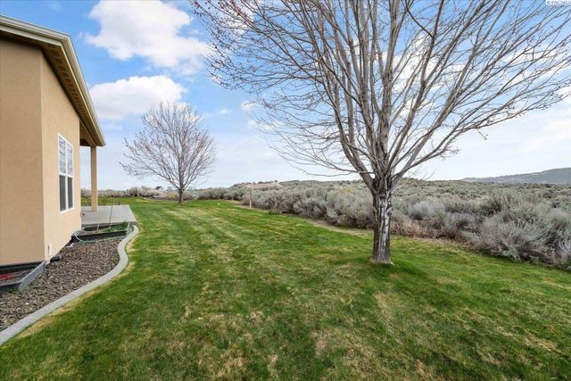 420 Sundance Drive, Richland, WA 99352