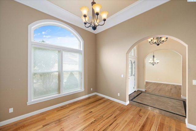 420 Sundance Drive, Richland, WA 99352