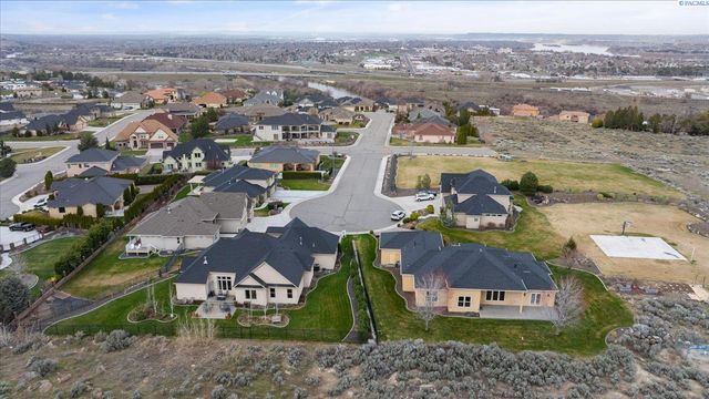 420 Sundance Drive, Richland, WA 99352