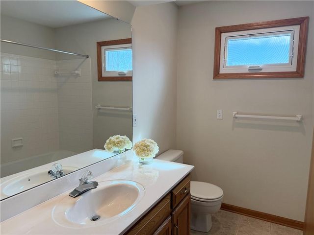 14997 W 155th Terrace, Olathe, KS 66062