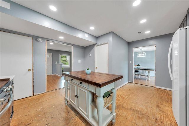 8141 Ashton LN, Roanoke, VA 24019
