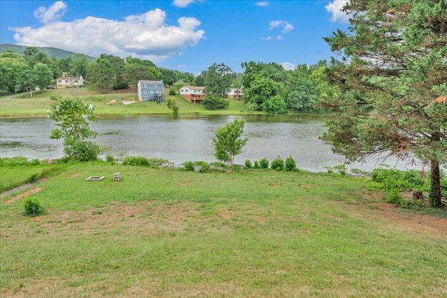 8141 Ashton LN, Roanoke, VA 24019