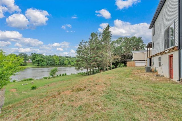 8141 Ashton LN, Roanoke, VA 24019
