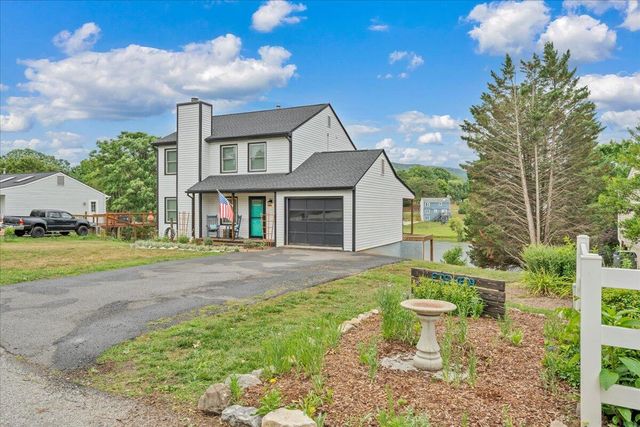 8141 Ashton LN, Roanoke, VA 24019