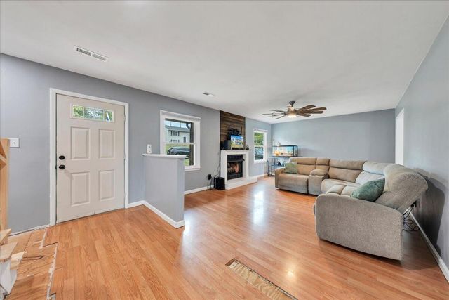 8141 Ashton LN, Roanoke, VA 24019