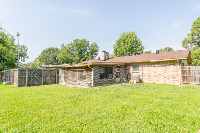 1104 Bowie Street, Sulphur Springs, TX 75482