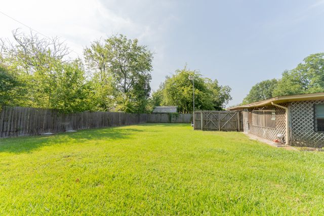 1104 Bowie Street, Sulphur Springs, TX 75482