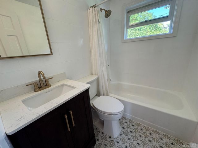 1 Towne Court, Melville, NY 11747