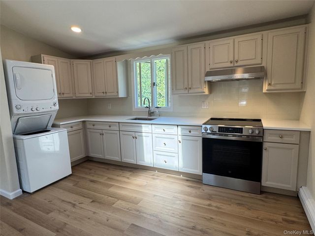 1 Towne Court, Melville, NY 11747