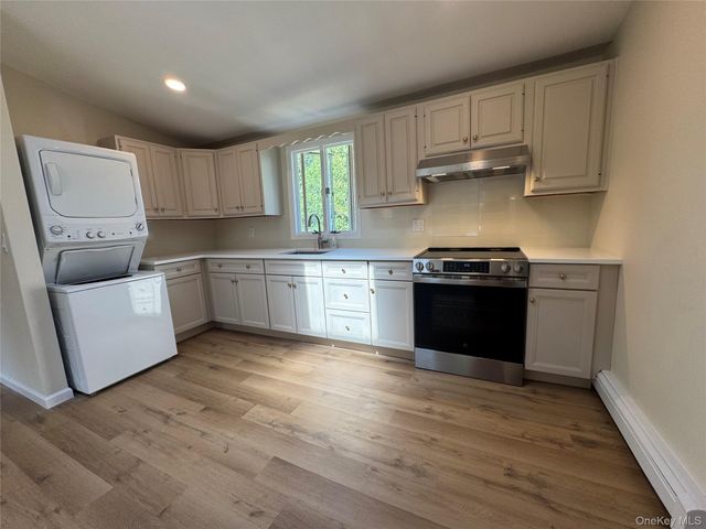 1 Towne Court, Melville, NY 11747