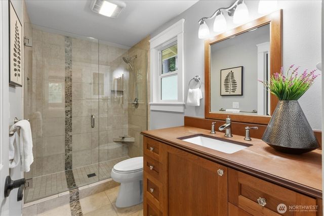 20012 NE 177th St, Woodinville, WA 98077