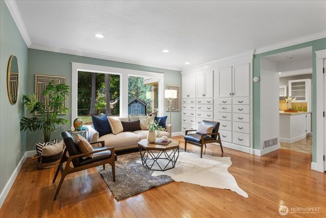 20012 NE 177th St, Woodinville, WA 98077