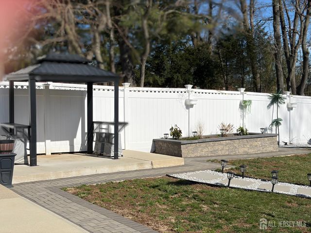 20 Stephen Street, Sayreville, NJ 08879