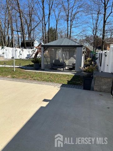 20 Stephen Street, Sayreville, NJ 08879