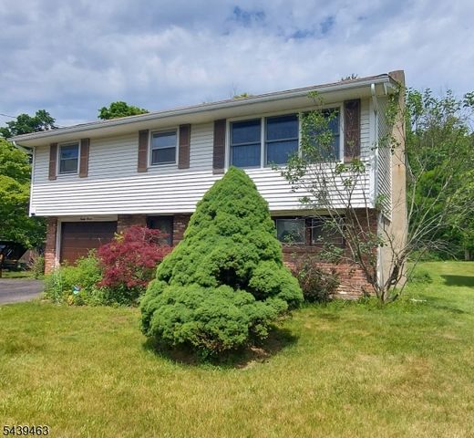 37 Fairview Ave, Hamburg Boro, NJ 07419
