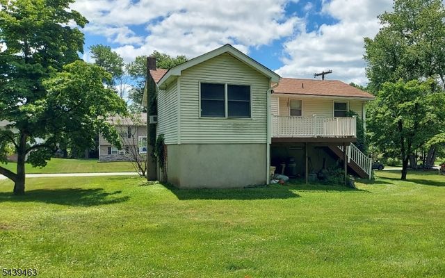 37 Fairview Ave, Hamburg Boro, NJ 07419