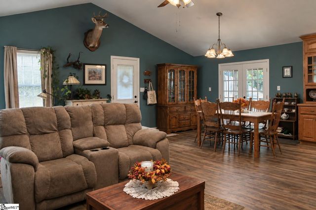 636 Highway 17, Piedmont, SC 29673