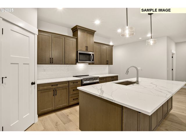 1780 Ne Aella Ave 10, Estacada, OR 97023