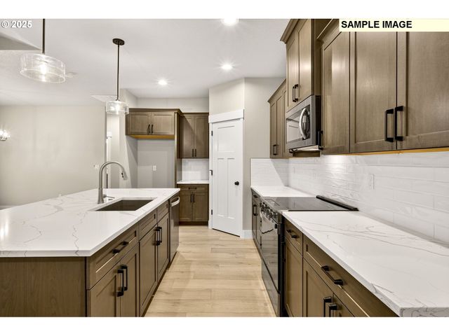 1780 Ne Aella Ave 10, Estacada, OR 97023