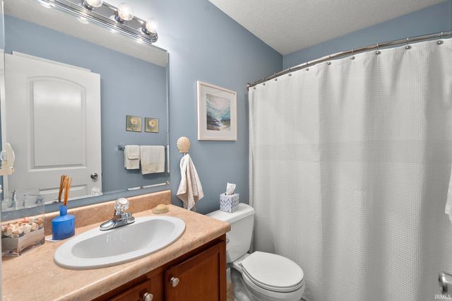 3803 Woodcliffe Drive, New Haven, IN 46774