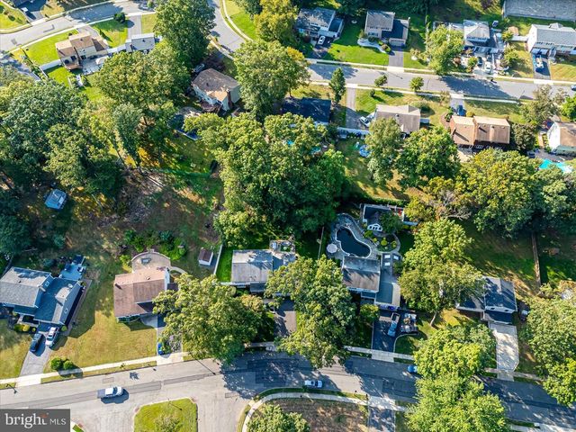 12 GLADSTONE DR, East Brunswick, NJ 08816