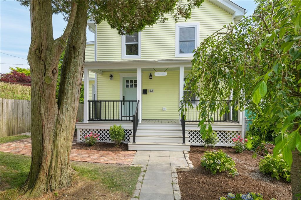 13 Carey Street, Newport, RI 02840